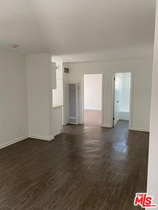 2029 E 10th St #2029 - Photo 6 of 8