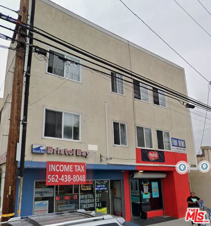 2029 E 10th St #2029 - Photo 7 of 8