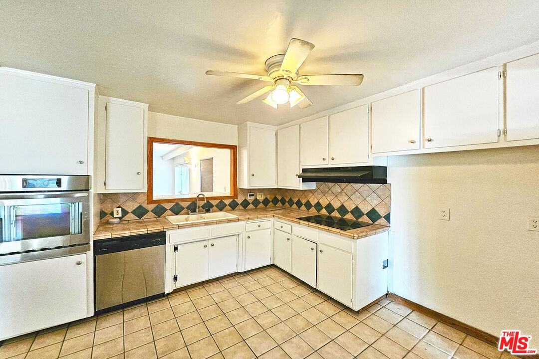 9321 Donna Ave #9321 - Photo 6 of 29