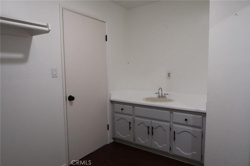 455 Nassau Ave #455 - Photo 3 of 45