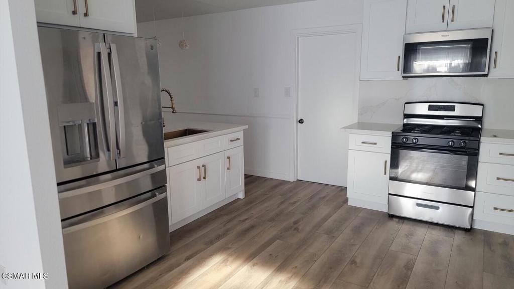 1720 Elsinore Ave #1720 - Photo 5 of 42