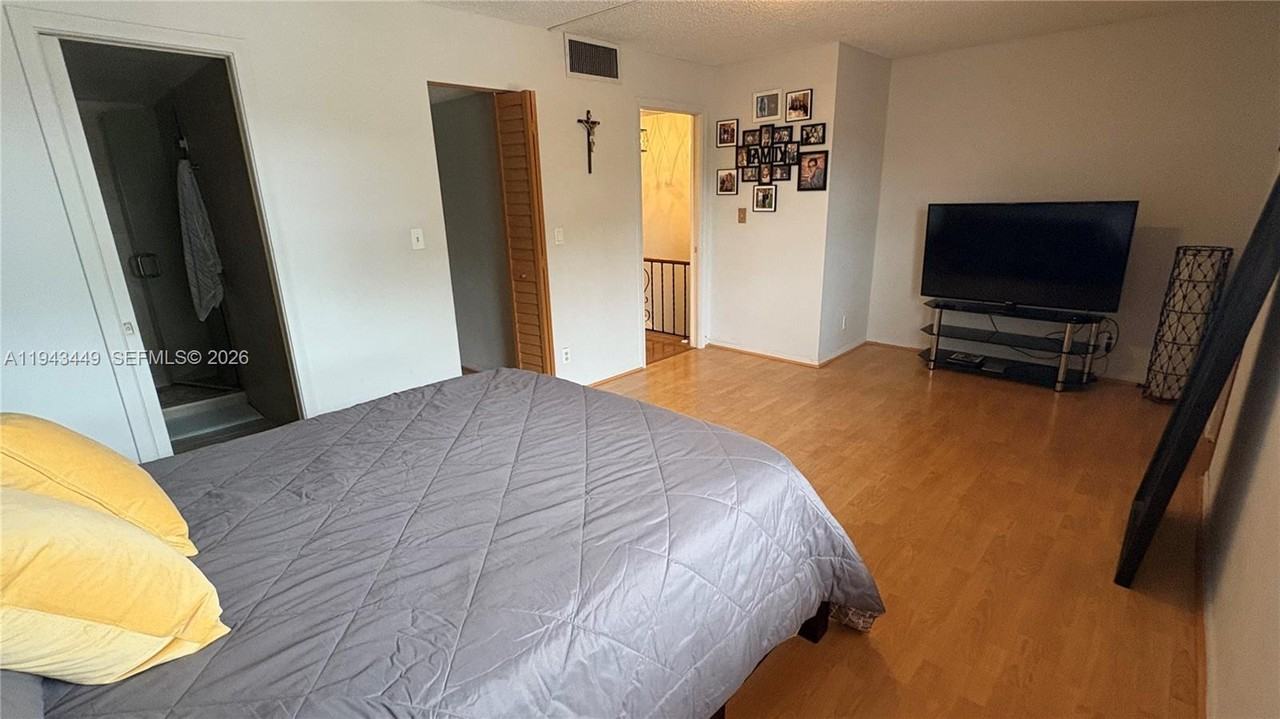 808 Ne 27th Ave #808-808 - Photo 2 of 28