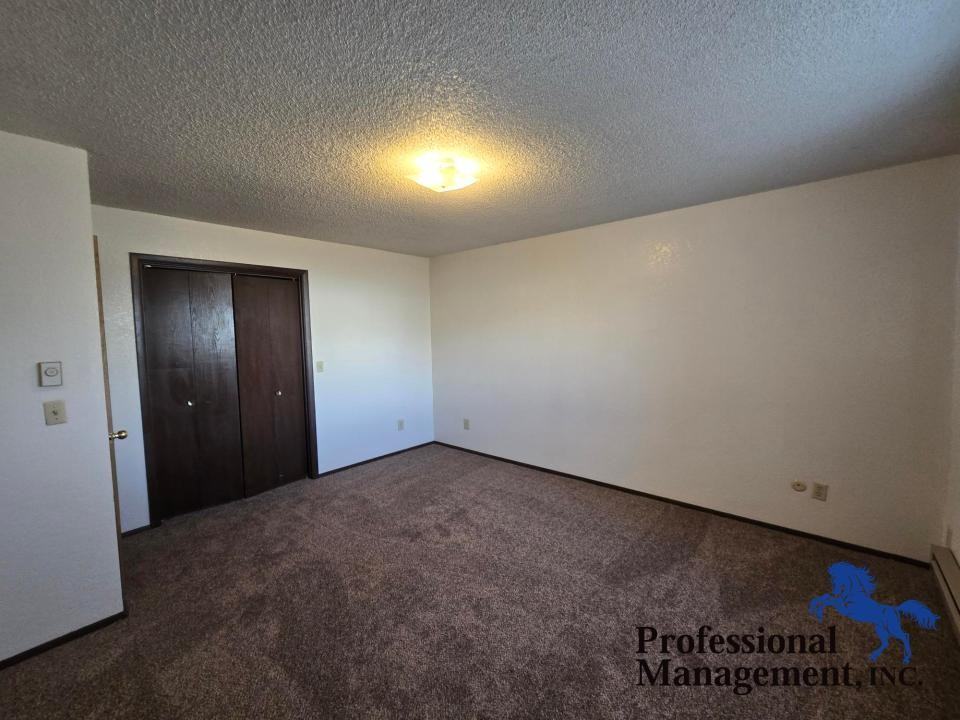 1361 Easy St #6 - Photo 5 of 10