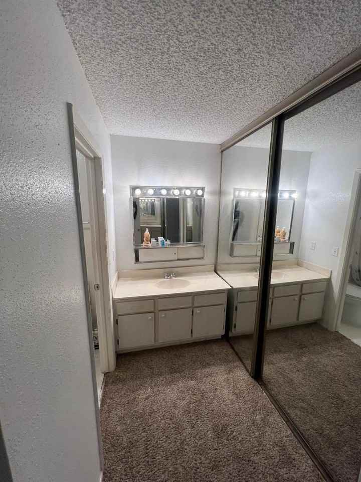 6843 Greenway Chase St #6843-6843 - Photo 5 of 12