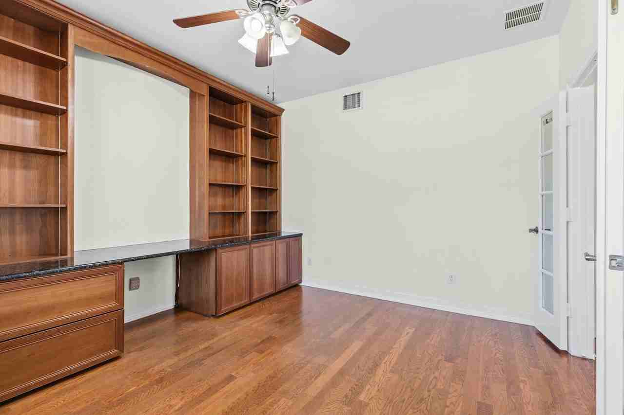 5630 Ashford Ridge Ln #5630 - Photo 7 of 49