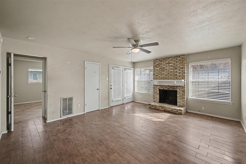 2302 18th St #2302 - Photo 7 of 31