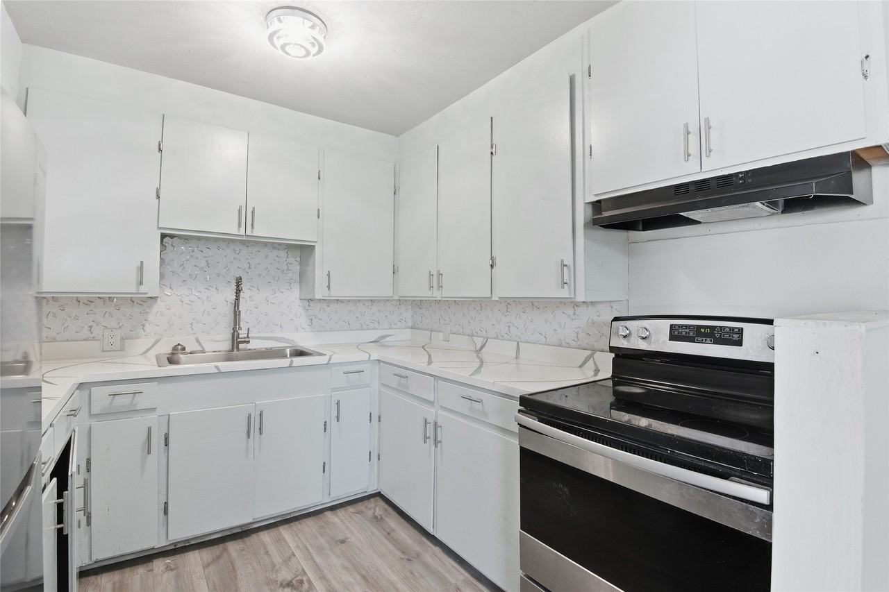 6318 Laramie St #6318-2 - Photo 7 of 11