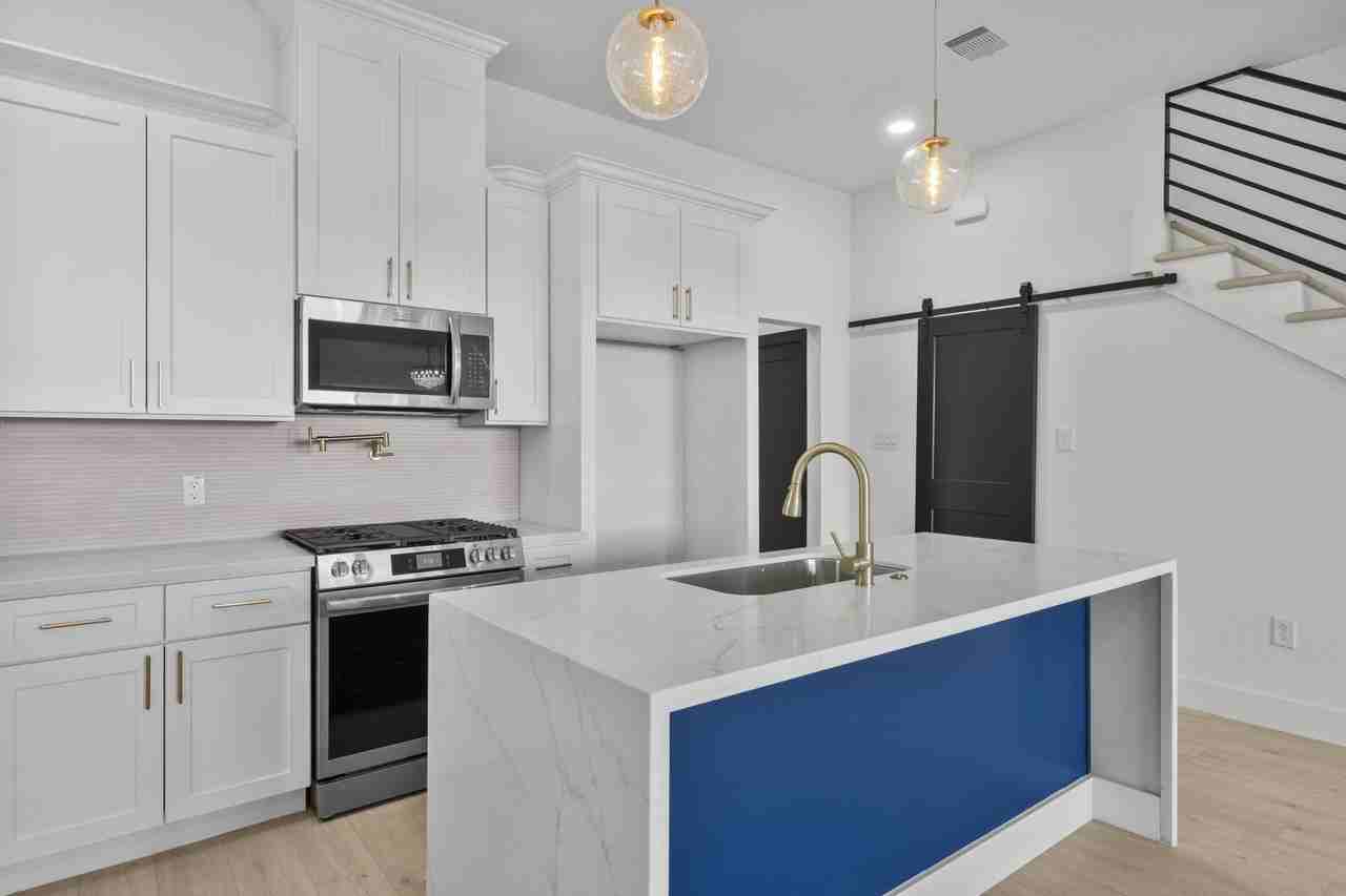 3615 Dreyfus St #3615 - Photo 7 of 19