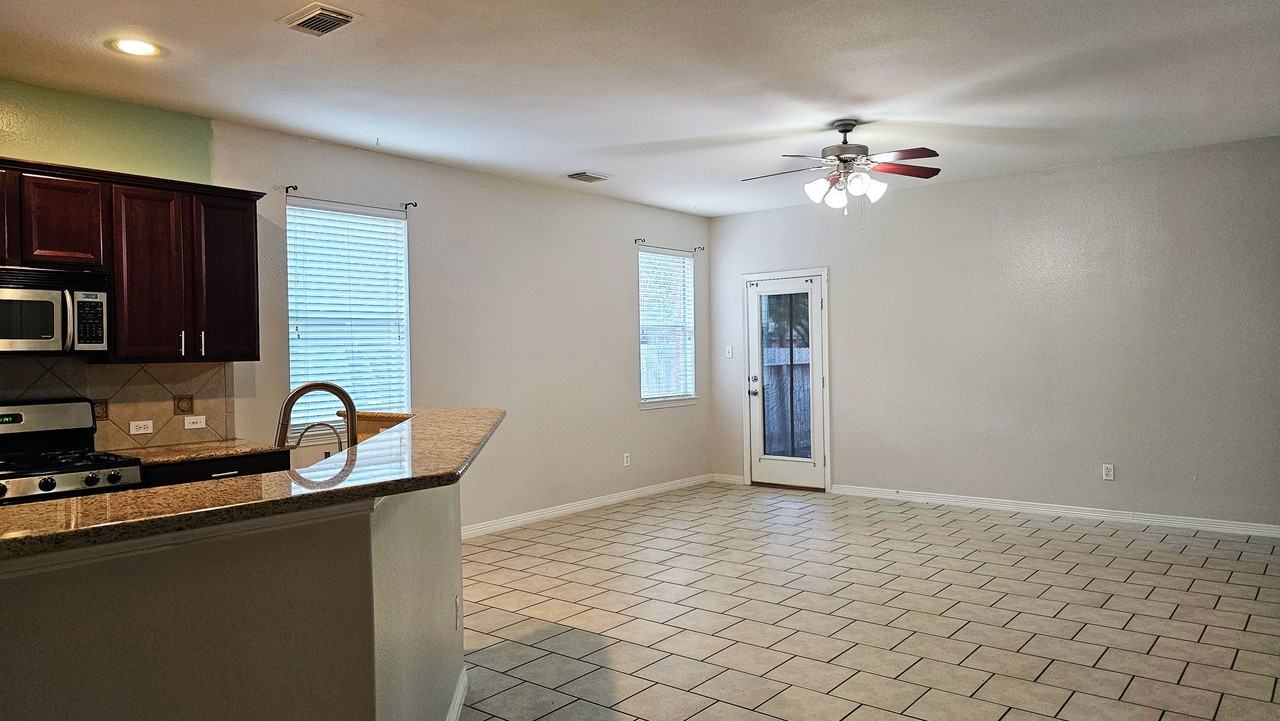 211 Briar Trace Ln #211 - Photo 7 of 50