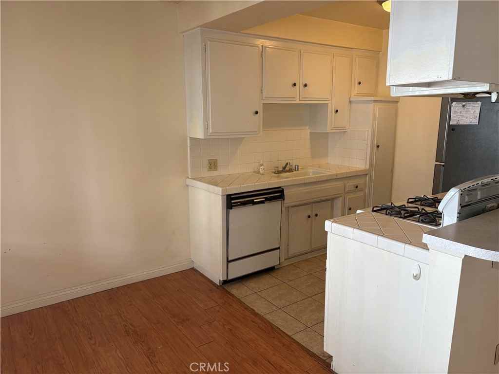 415 N 3rd St #415F - Photo 5 of 16