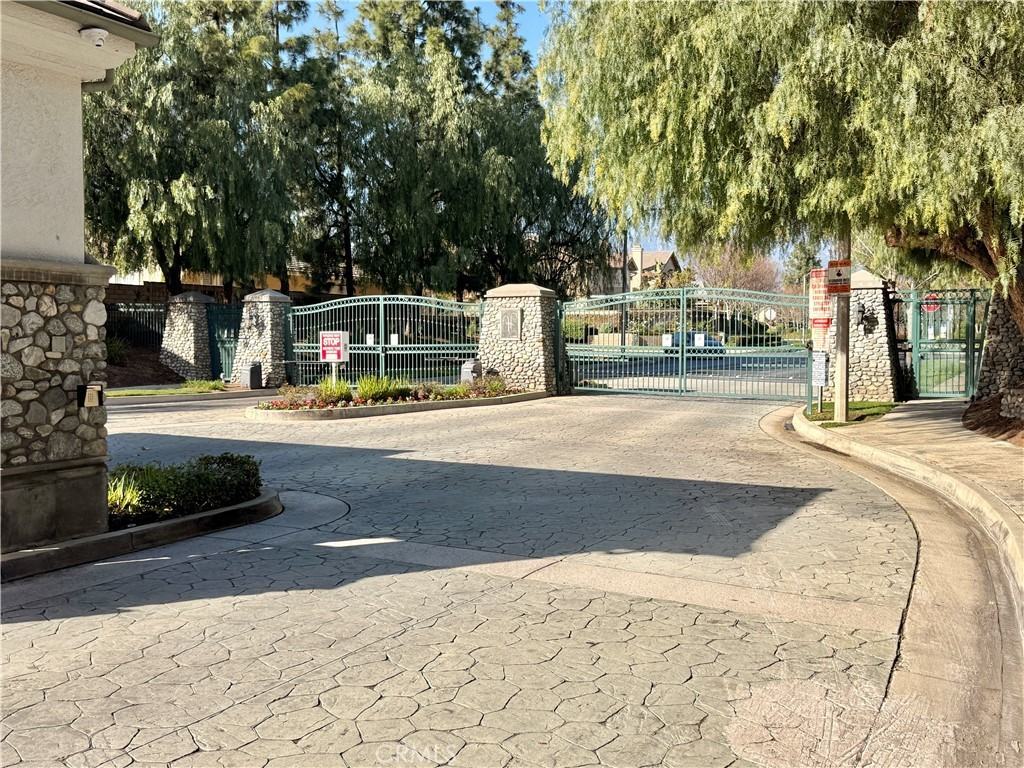 9595 Shadowgrove Dr #9595 - Photo 7 of 7