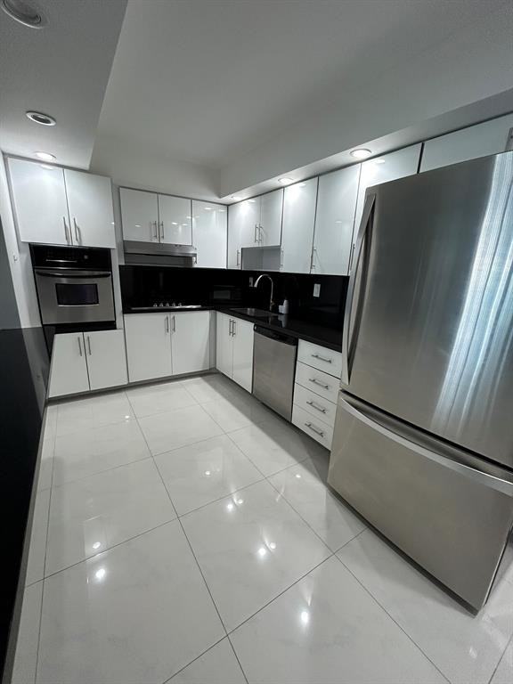 19380 Collins Ave #19380-615 - Photo 7 of 27