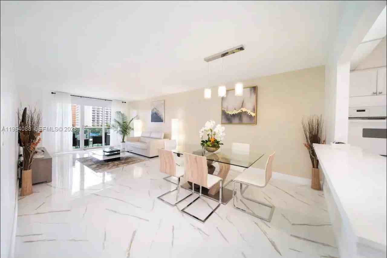 19370 Collins Ave #19370-511 - Photo 3 of 25