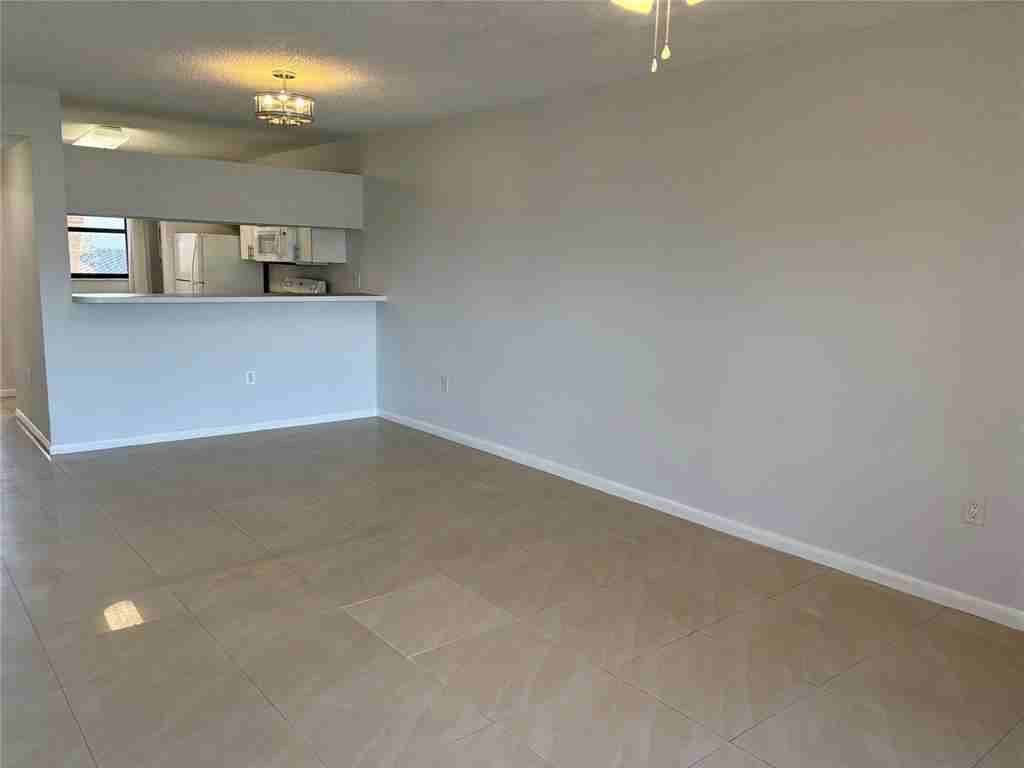 9843 Nob Hill Ln #9843-9843 - Photo 3 of 14