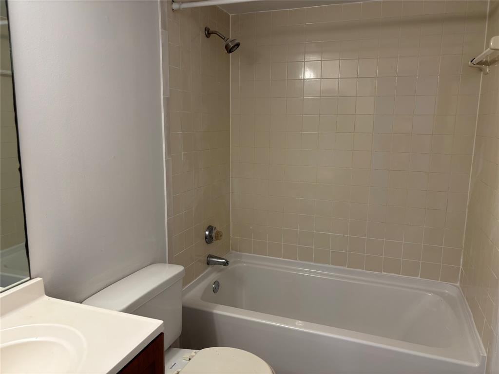 9843 Nob Hill Ln #9843-9843 - Photo 7 of 14