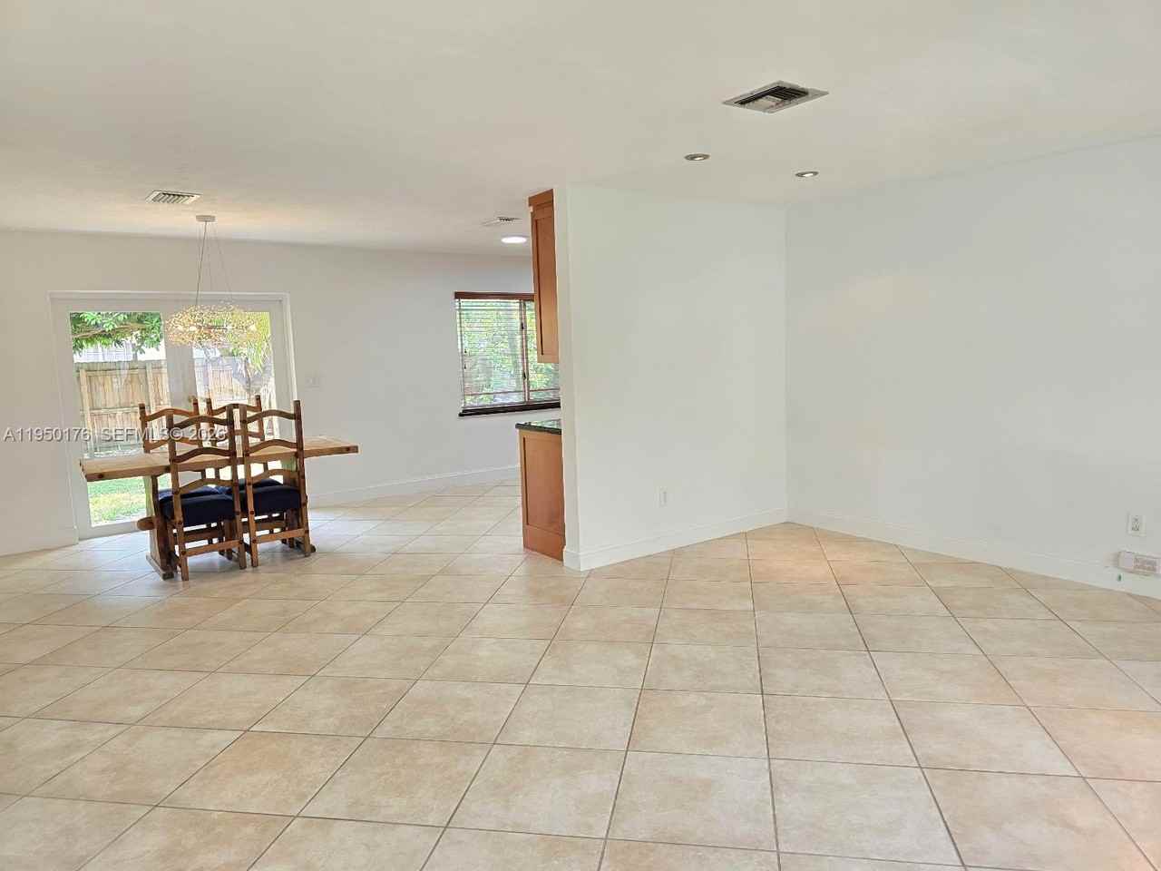 10330 Sw 53rd St - Photo 6 of 26