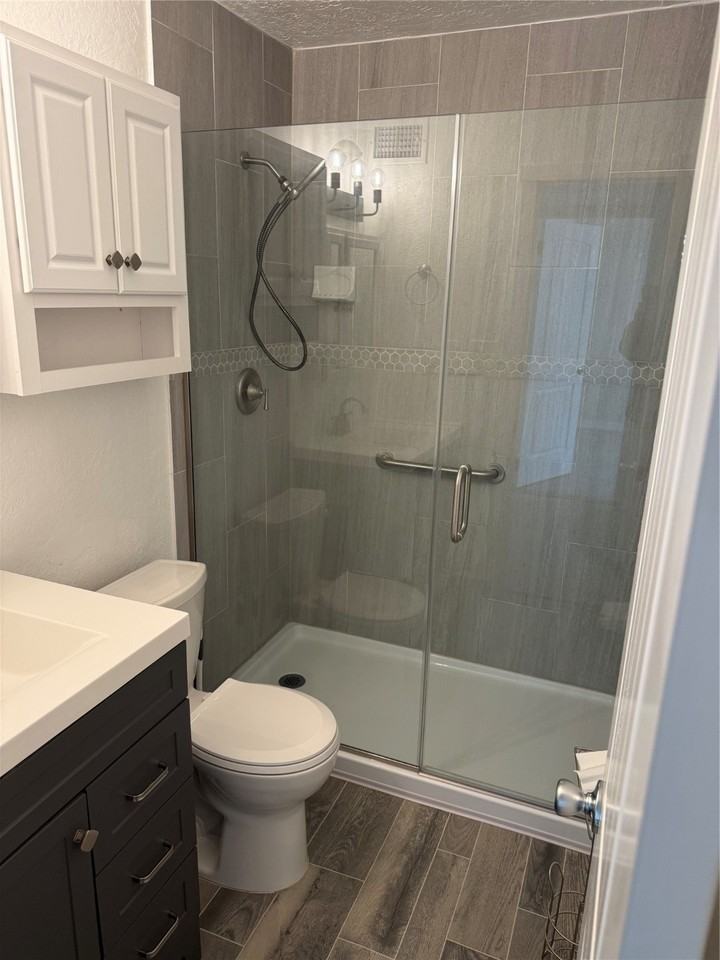 505 Waco St #505-3 - Photo 4 of 11