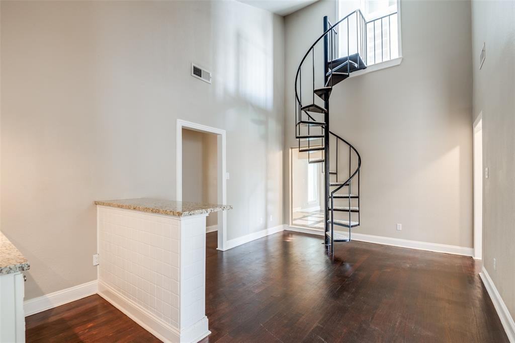 3104 Cambridge Dr #3104 - Photo 5 of 17