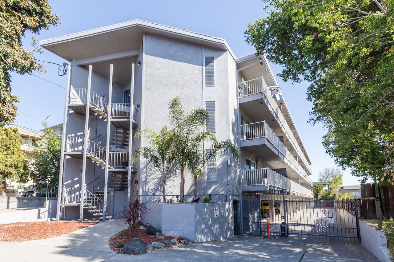 472 Jean - Photo 5 of 16