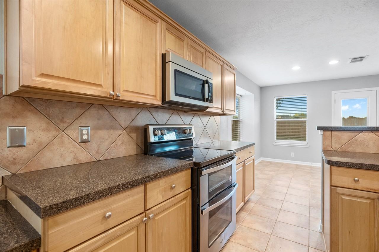 2210 Melanie Park Dr #2210 - Photo 4 of 20