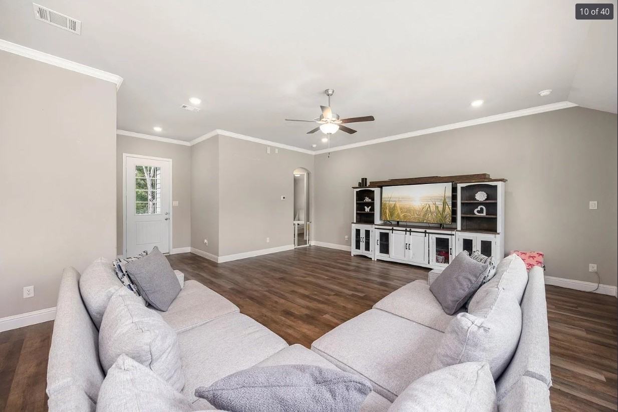 26579 Pin Oak Dr #26579 - Photo 3 of 28