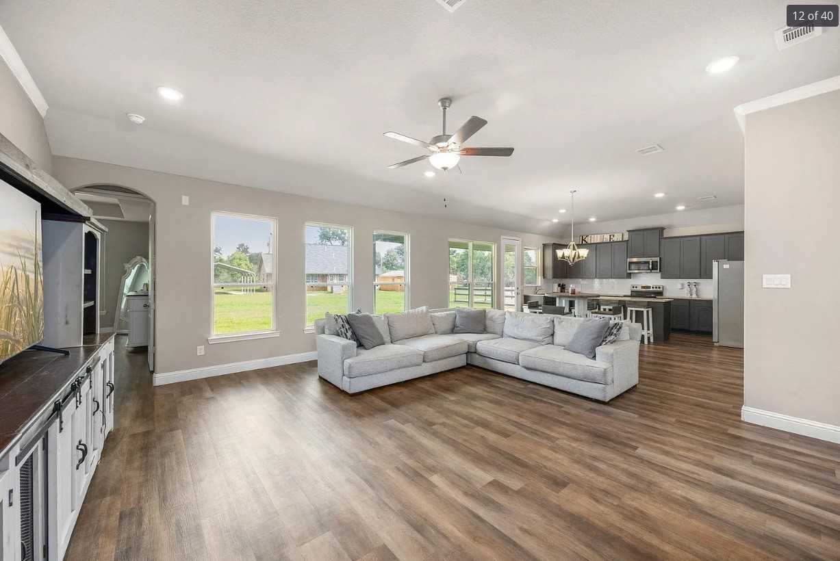 26579 Pin Oak Dr #26579 - Photo 4 of 28