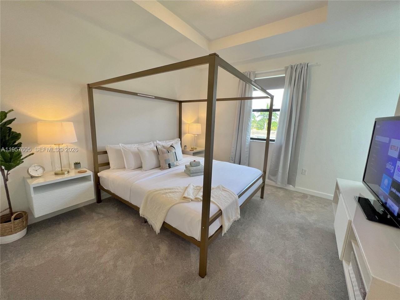 20433 Nw 4th Ave #20433 - Photo 2 of 27