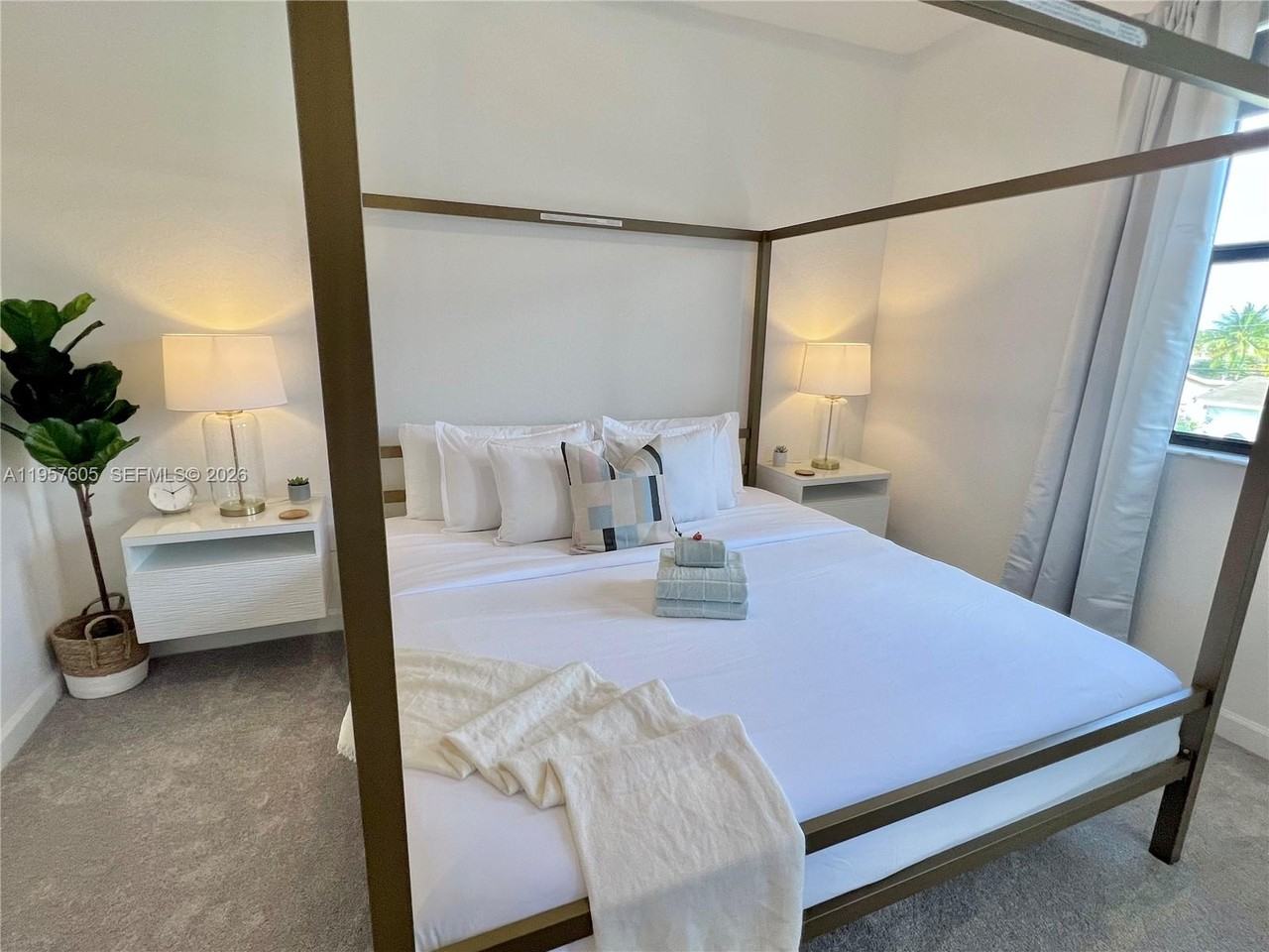 20433 Nw 4th Ave #20433 - Photo 3 of 27