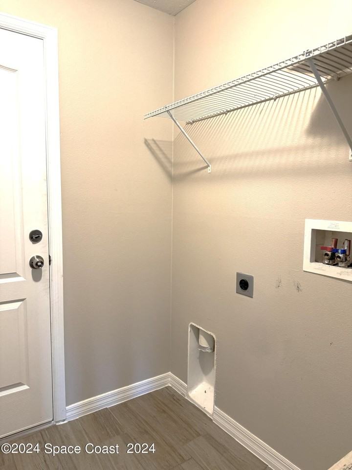 5615 Andrea St #5615 - Photo 3 of 18