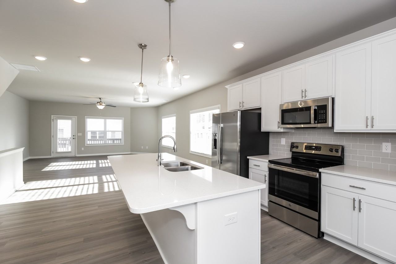 835 Calvin Park Dr - Photo 7 of 37