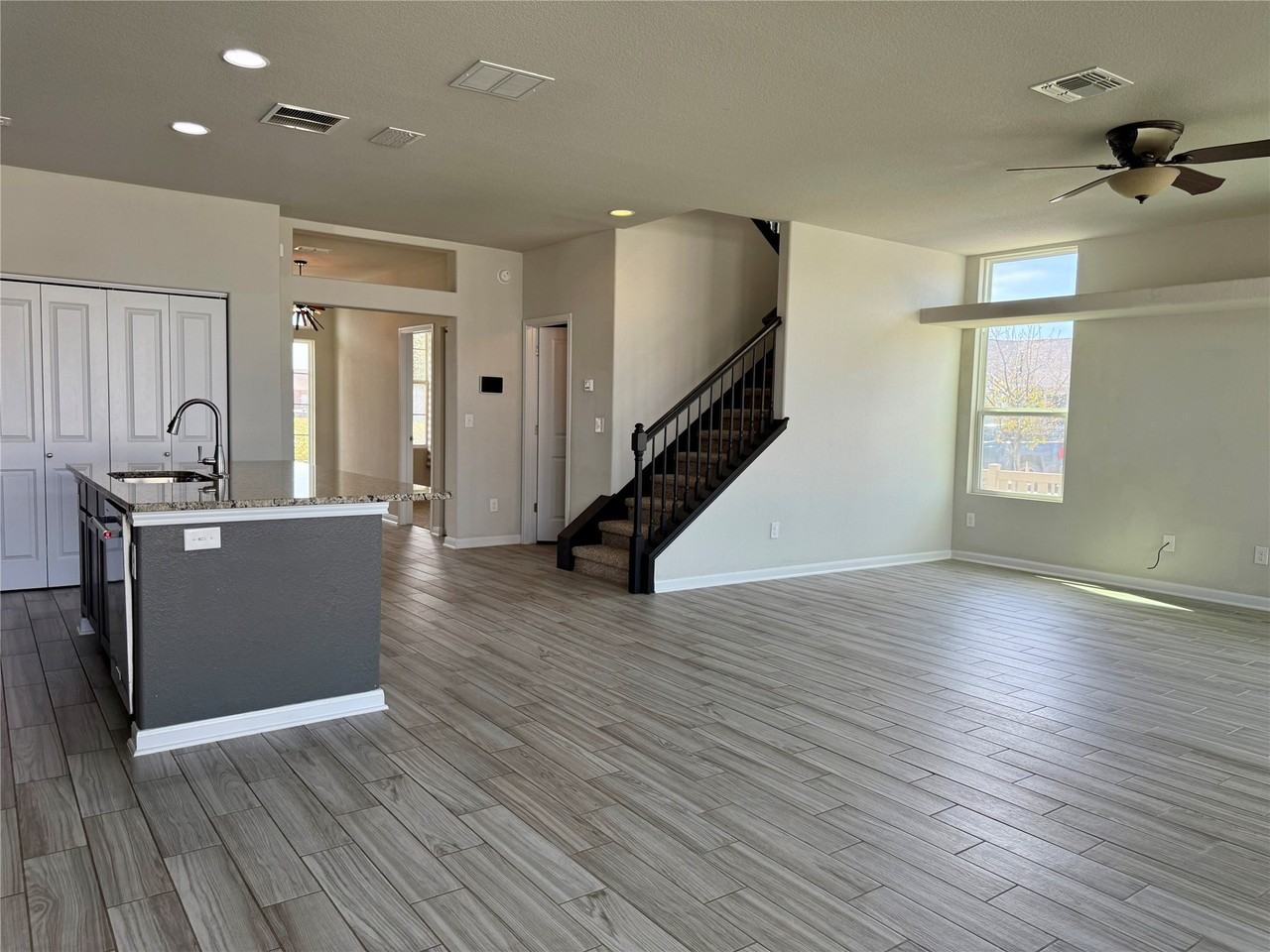 1293 Nevarez #1293 - Photo 4 of 31