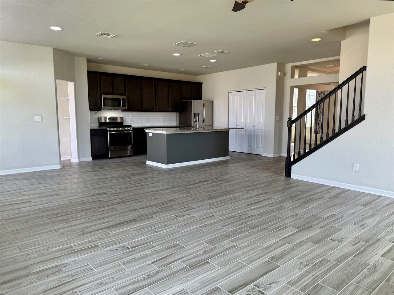 1293 Nevarez #1293 - Photo 5 of 31