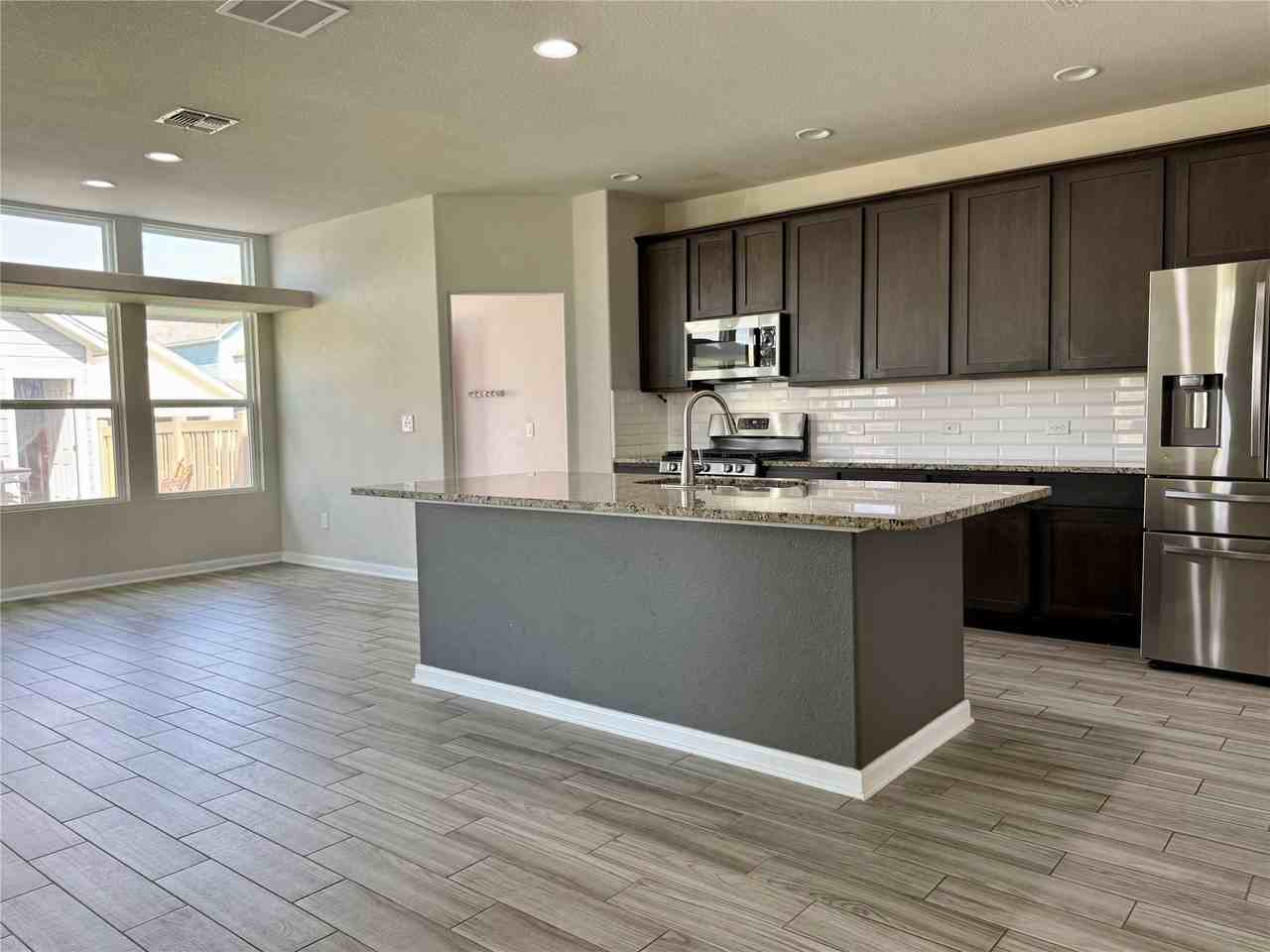 1293 Nevarez #1293 - Photo 6 of 31