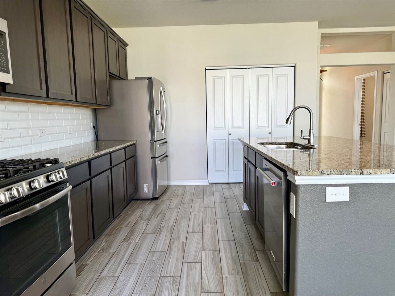 1293 Nevarez #1293 - Photo 7 of 31