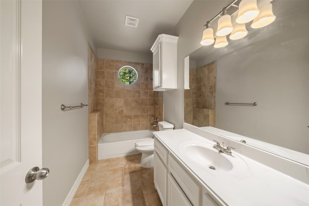 1019 Monarch Oak Dr #1019 - Photo 2 of 36