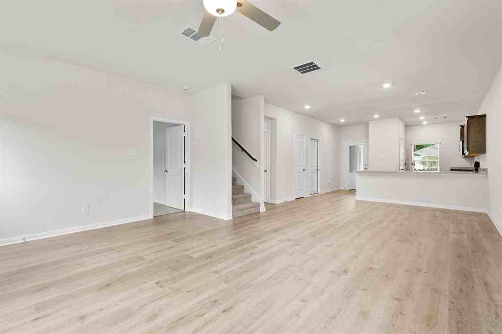 201 Southgate Dr #201 - Photo 4 of 5