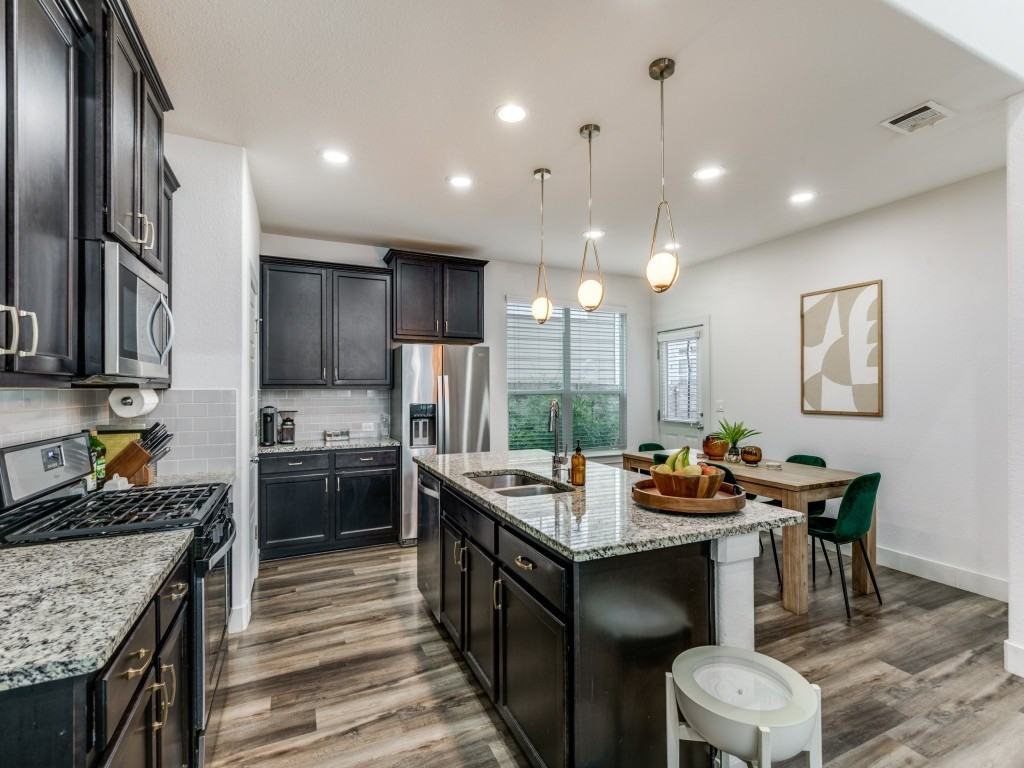 2204 Montague St #2204 - Photo 5 of 25