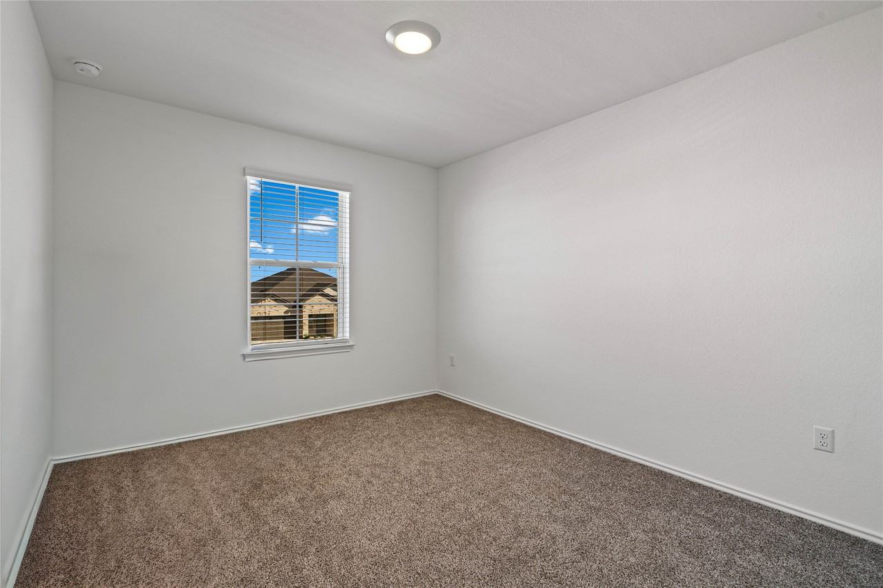 18517 Cremello Dr #18517A - Photo 5 of 17