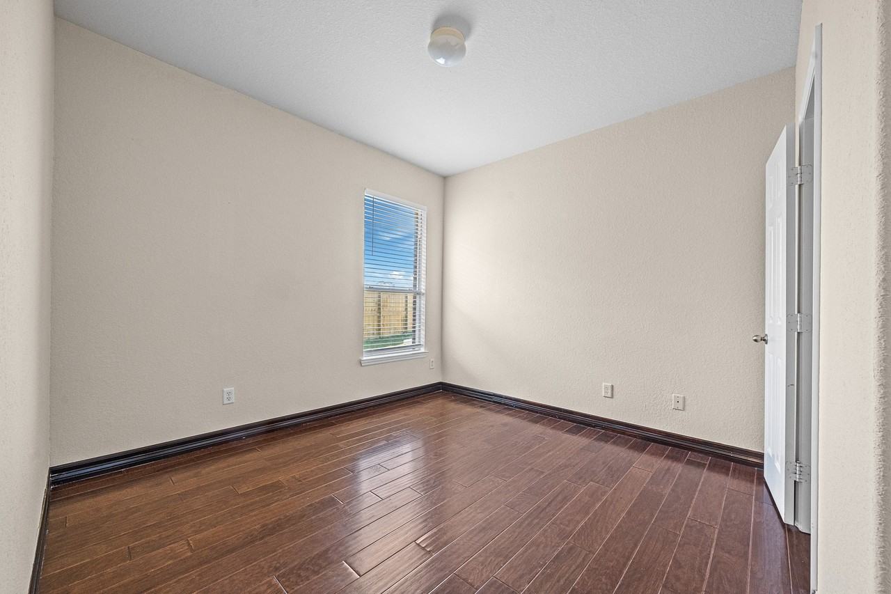 7202 Lyndhurst Village Ln #7202 - Photo 3 of 28