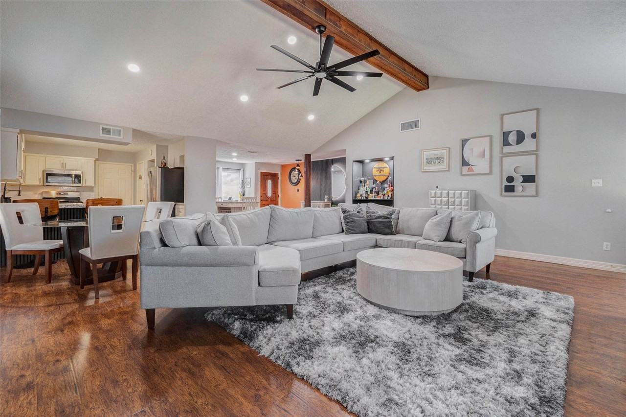 21602 Park Downe Ln #21602 - Photo 4 of 33