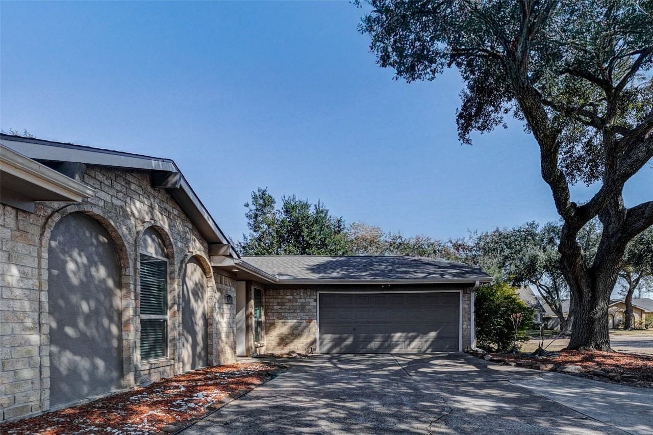 21602 Park Downe Ln #21602 - Photo 6 of 33