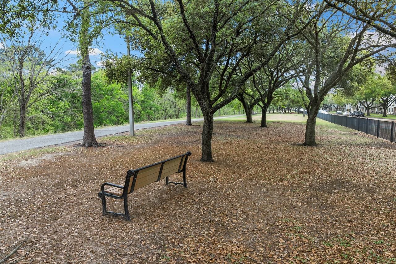 766 Memorial Mews St #766B - Photo 2 of 23