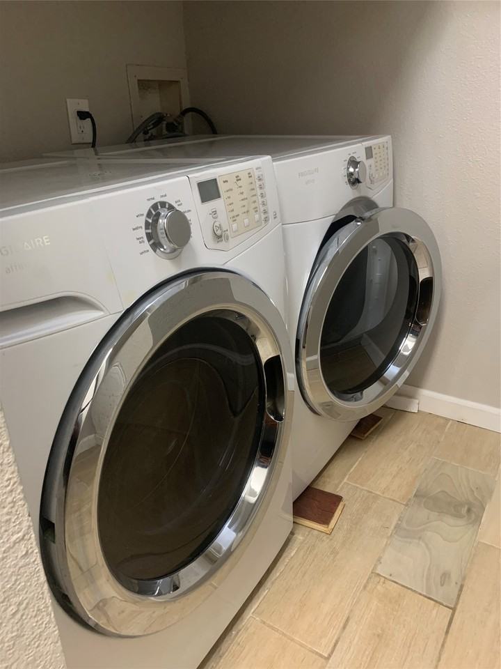 766 Memorial Mews St #766B - Photo 7 of 23