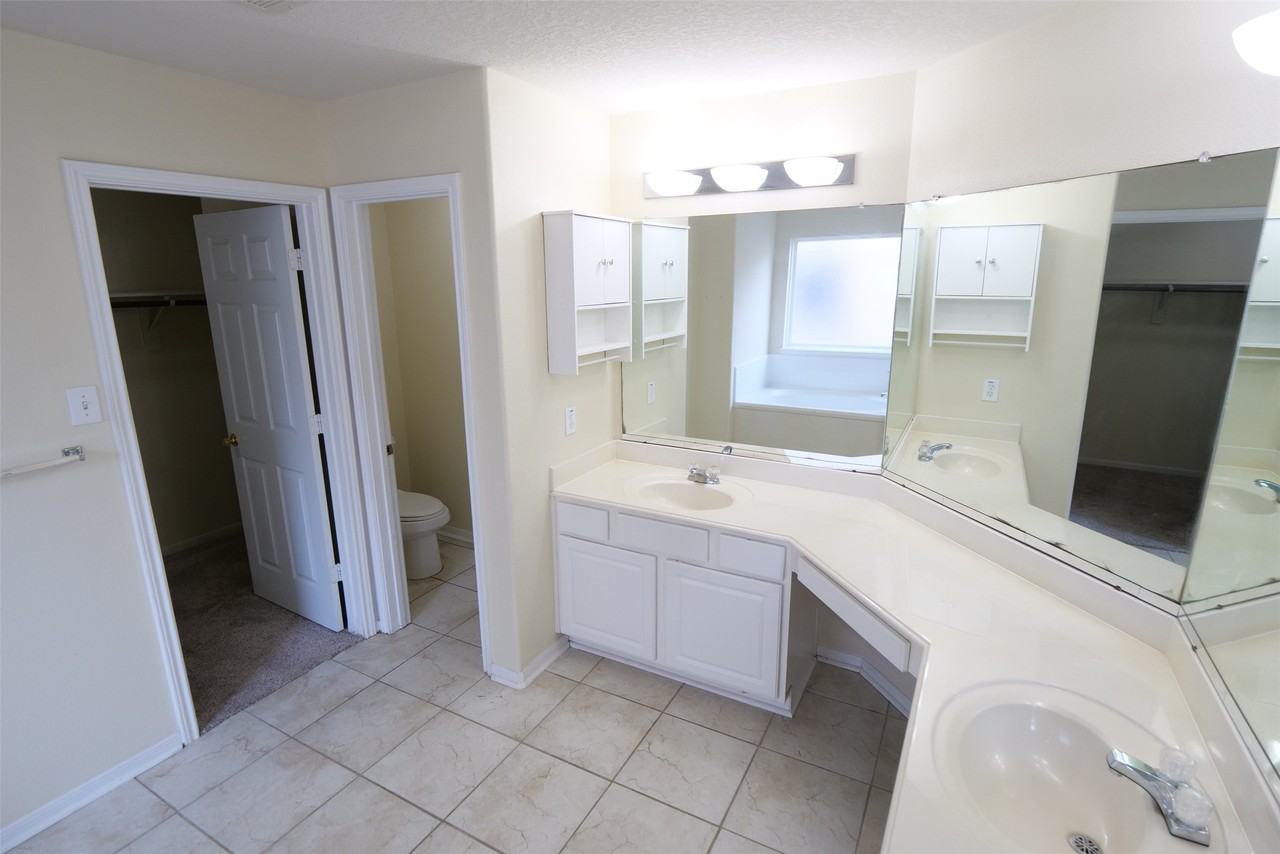 22314 Spring Crossing Dr #22314 - Photo 3 of 35