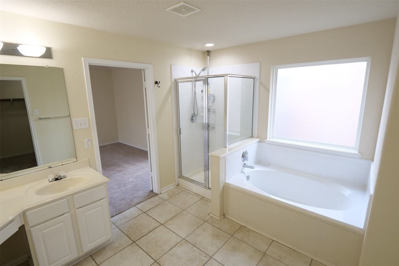 22314 Spring Crossing Dr #22314 - Photo 4 of 35