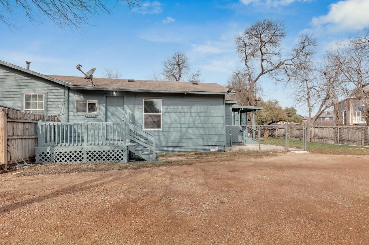 8503 Rosemary Ln #8503 - Photo 3 of 25