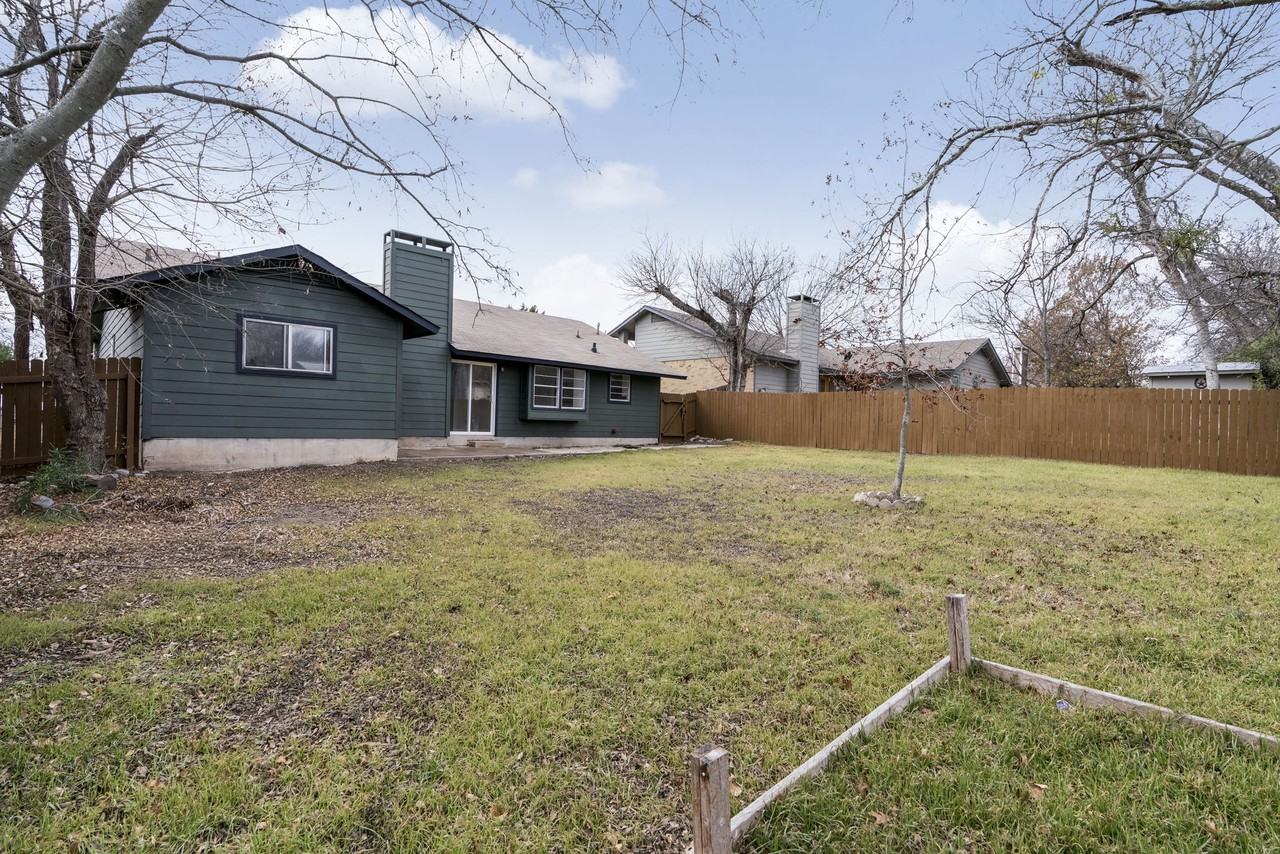 9816 Teasdale Ter #9816 - Photo 5 of 24