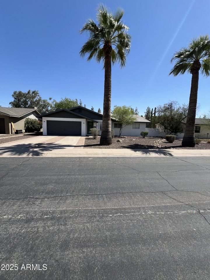 233 E Huntington Dr #233 - Photo 3 of 12