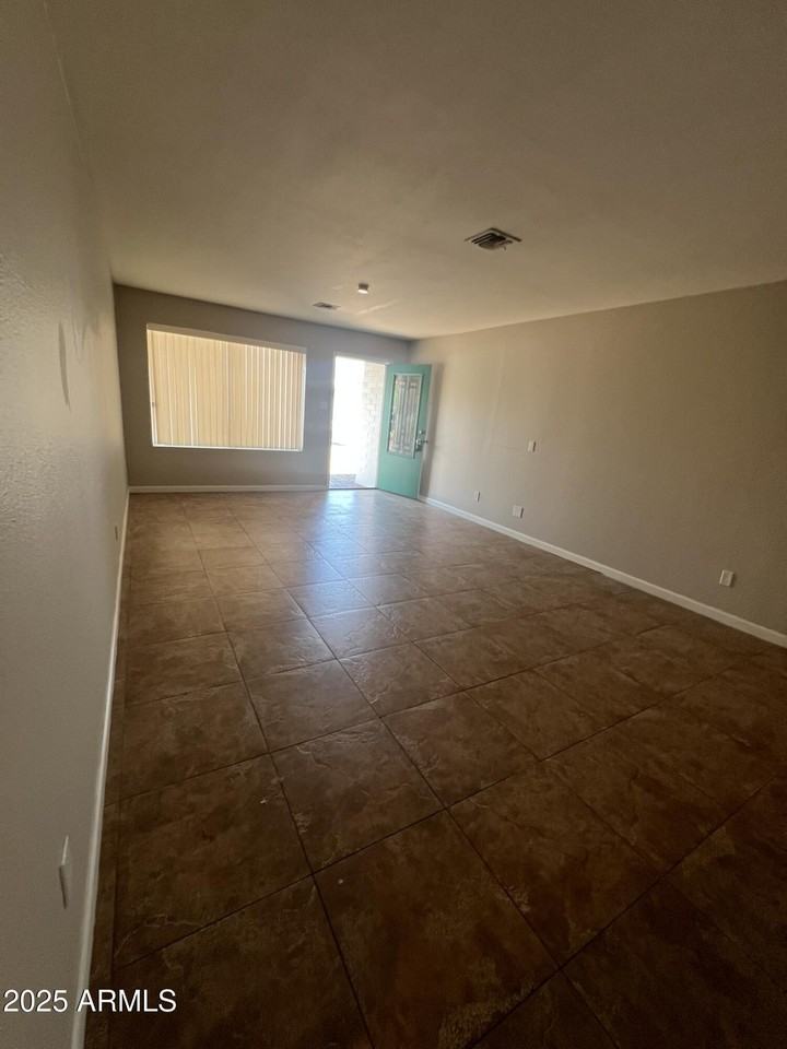 233 E Huntington Dr #233 - Photo 4 of 12