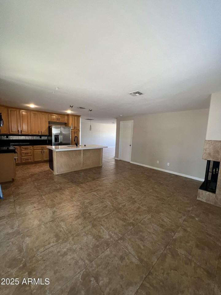 233 E Huntington Dr #233 - Photo 7 of 12